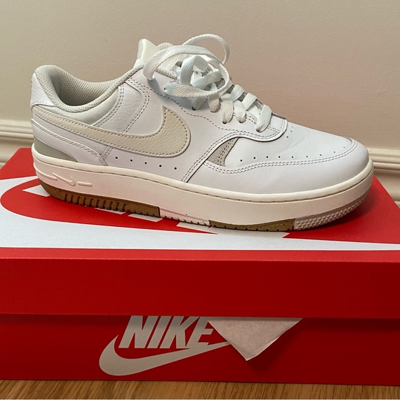 Nike Shoes - Nike Gamma Force W8.5.